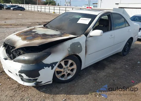 2005 Toyota Camry Xle z USA, uszkodzony, nr VIN 4T1BE32K25U403029